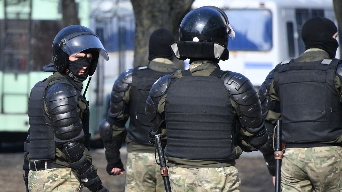 Nová vlna protestů v Bělorusku, policie zatkla 170 lidí včetně novinářů